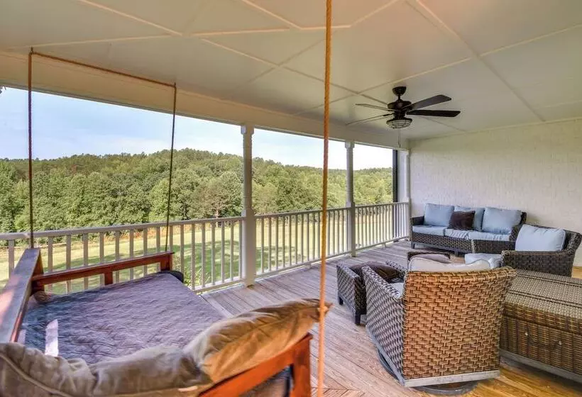 Home W/ Fire Pit On 27 Acres In Walhalla!