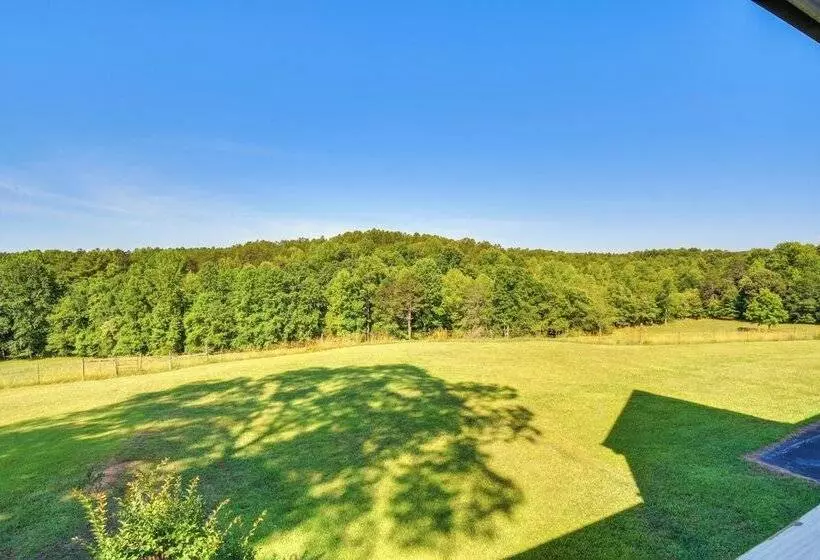 Home W/ Fire Pit On 27 Acres In Walhalla!