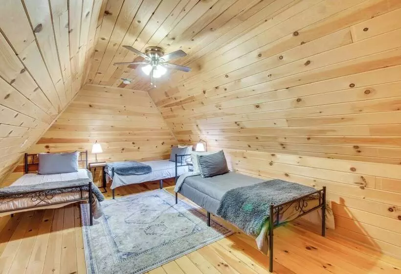 Home W/ Fire Pit On 27 Acres In Walhalla!