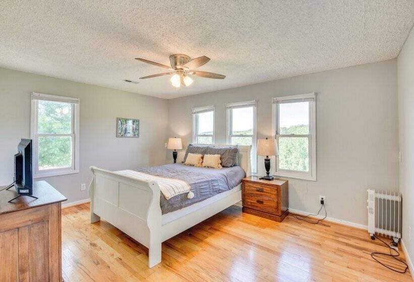 Home W/ Fire Pit On 27 Acres In Walhalla!