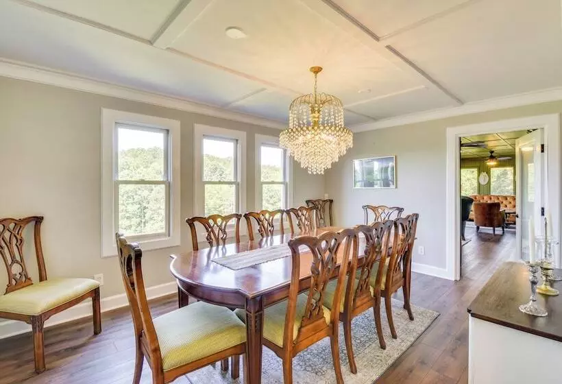 Home W/ Fire Pit On 27 Acres In Walhalla!