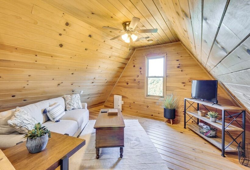 Home W/ Fire Pit On 27 Acres In Walhalla!