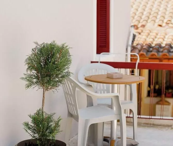 Majatalo Iris  Garden Rooms