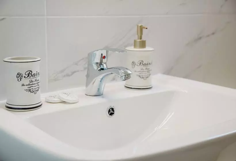 Majatalo Iris  Garden Rooms