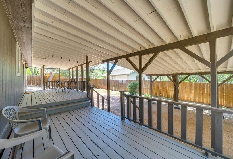 Pine Home W/ Decks & Grill < 1 Mi To Downtown!