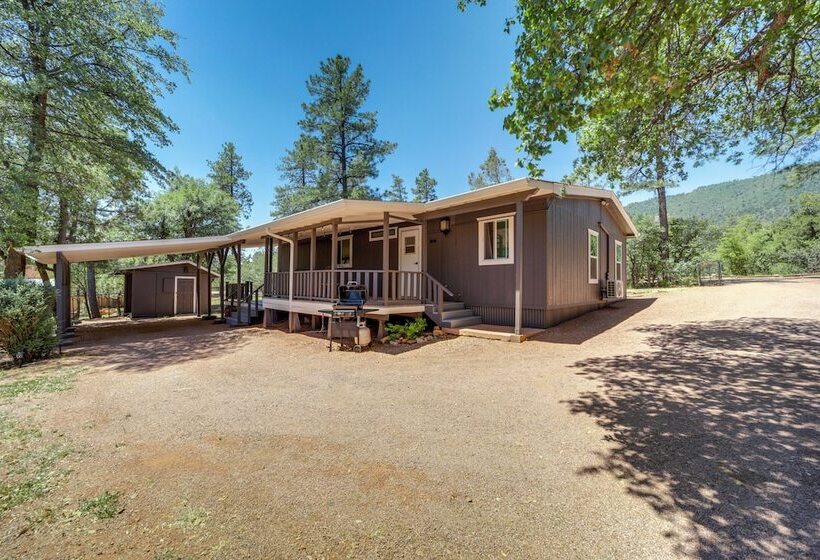 Pine Home W/ Decks & Grill < 1 Mi To Downtown!