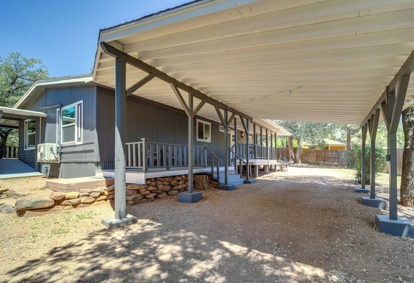 Pine Home W/ Decks & Grill < 1 Mi To Downtown!