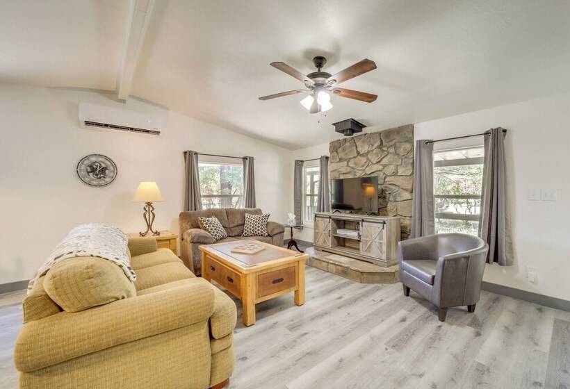 Pine Home W/ Decks & Grill < 1 Mi To Downtown!