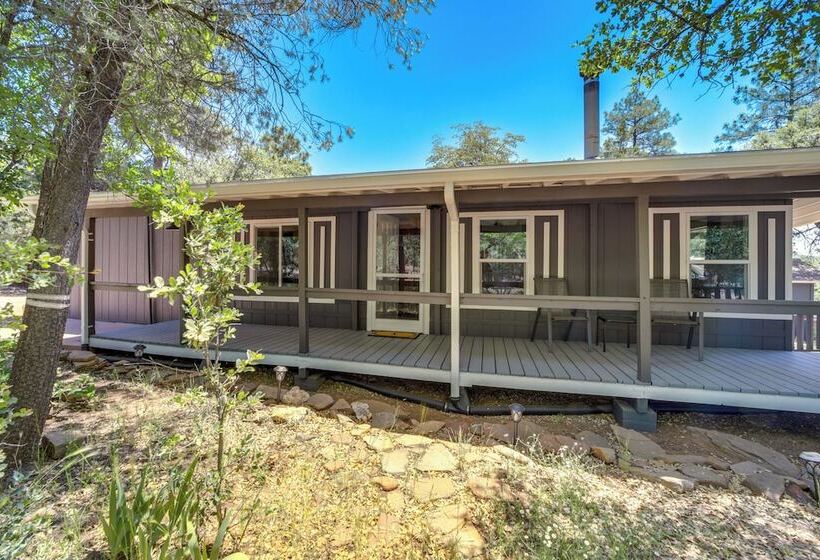 Pine Home W/ Decks & Grill < 1 Mi To Downtown!