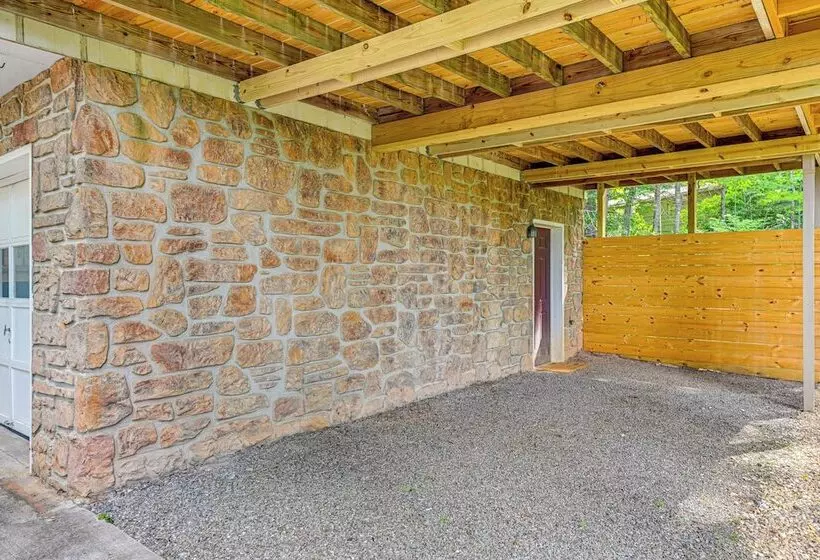 Renovated Franklin Home W/ Mountain View Deck!