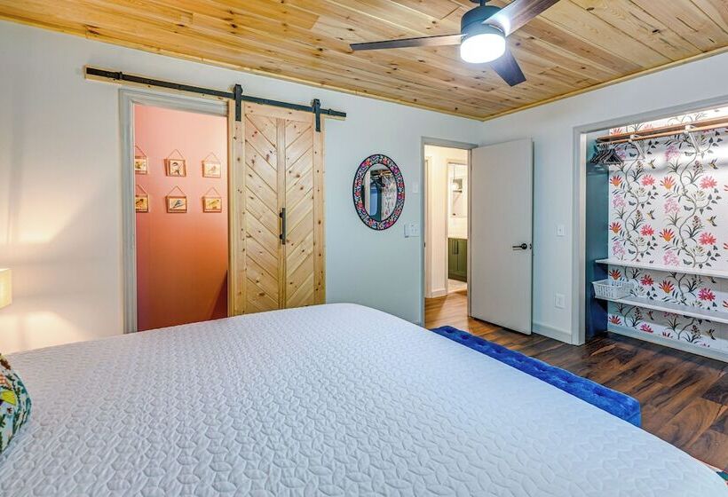 Renovated Franklin Home W/ Mountain View Deck!