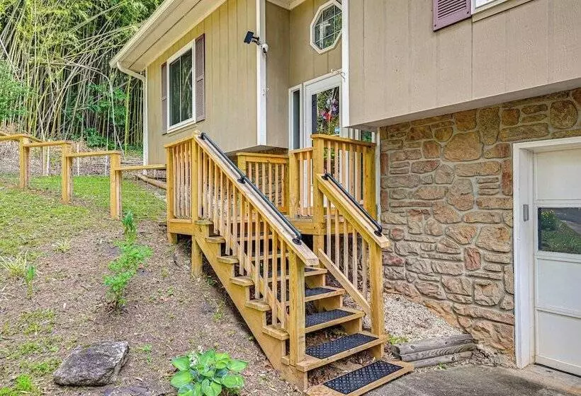 Renovated Franklin Home W/ Mountain View Deck!