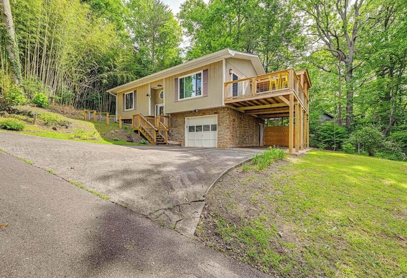 Renovated Franklin Home W/ Mountain View Deck!