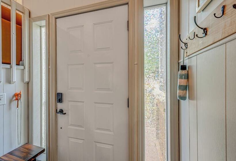 Renovated Franklin Home W/ Mountain View Deck!