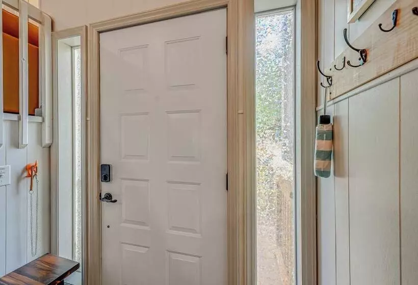 Renovated Franklin Home W/ Mountain View Deck!