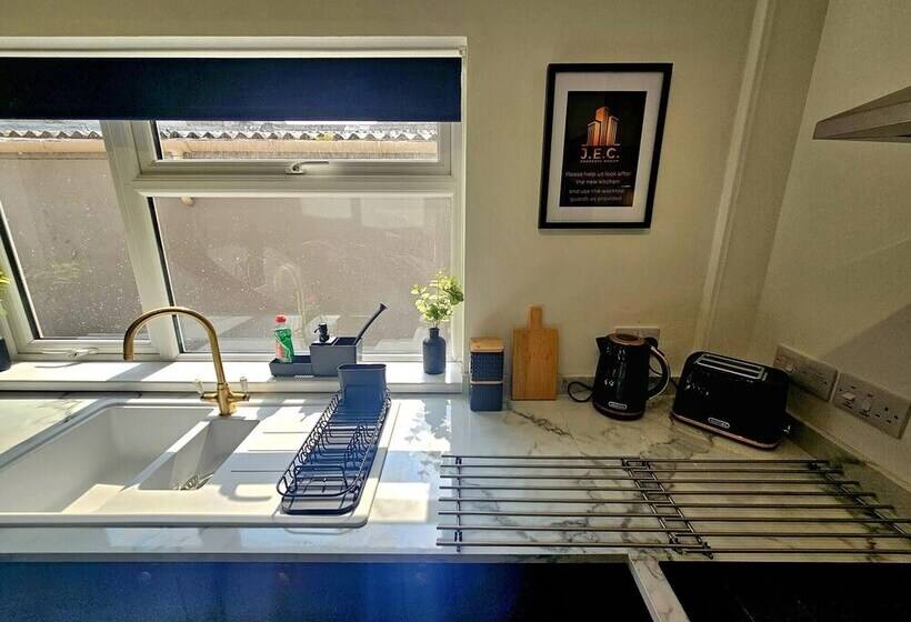 דירת נופש Cozy House In Bridgwater   Sleeps 6   Long Stays