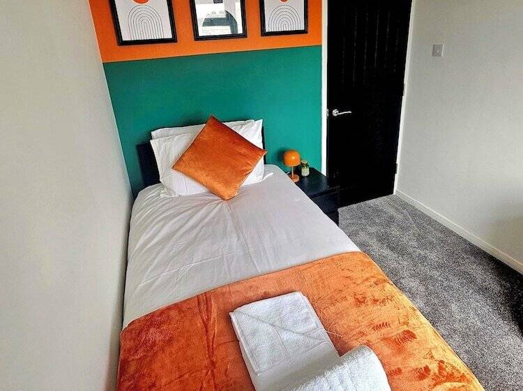 דירת נופש Cozy House In Bridgwater   Sleeps 6   Long Stays