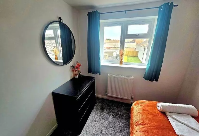 Residenssi Cozy House In Bridgwater   Sleeps 6   Long Stays