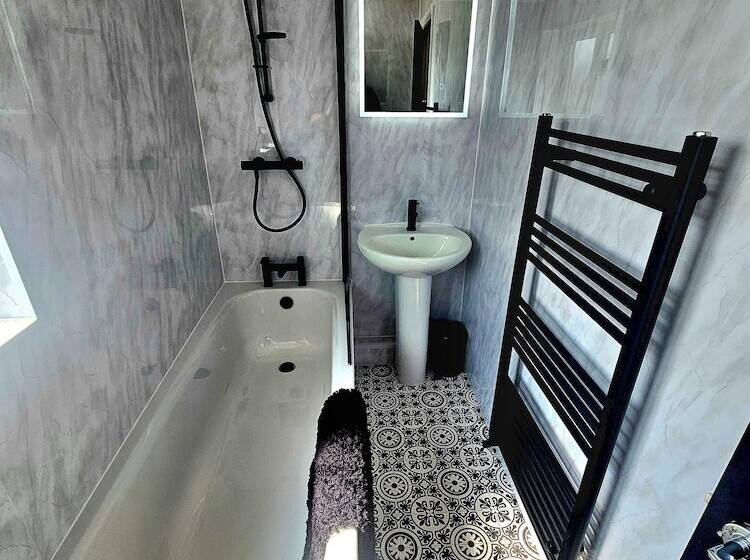 דירת נופש Cozy House In Bridgwater   Sleeps 6   Long Stays