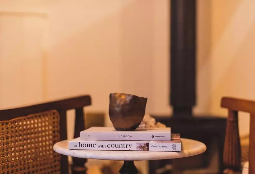 Residenssi Rockpool Cottage 5 Buckingham Mews Coastal Retreat