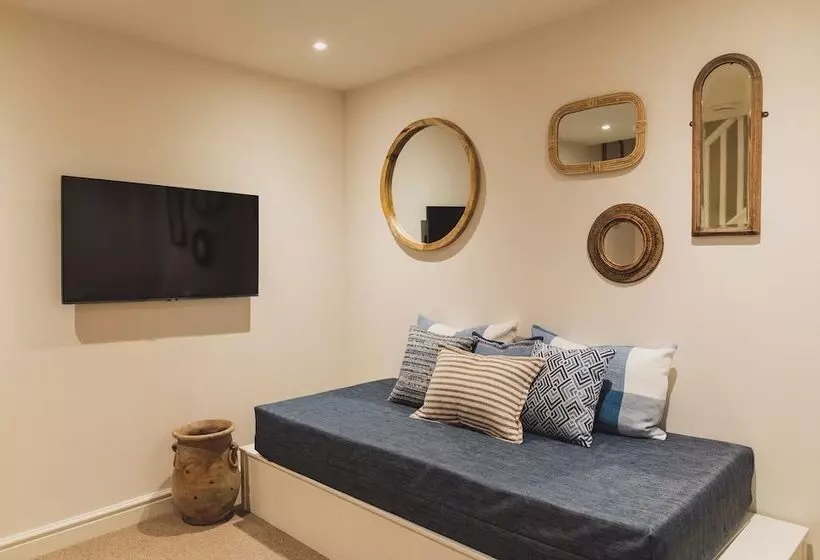 Residenssi Rockpool Cottage 5 Buckingham Mews Coastal Retreat