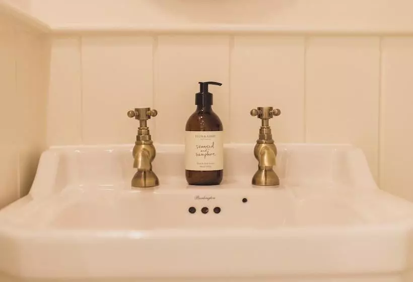 Residenssi Rockpool Cottage 5 Buckingham Mews Coastal Retreat