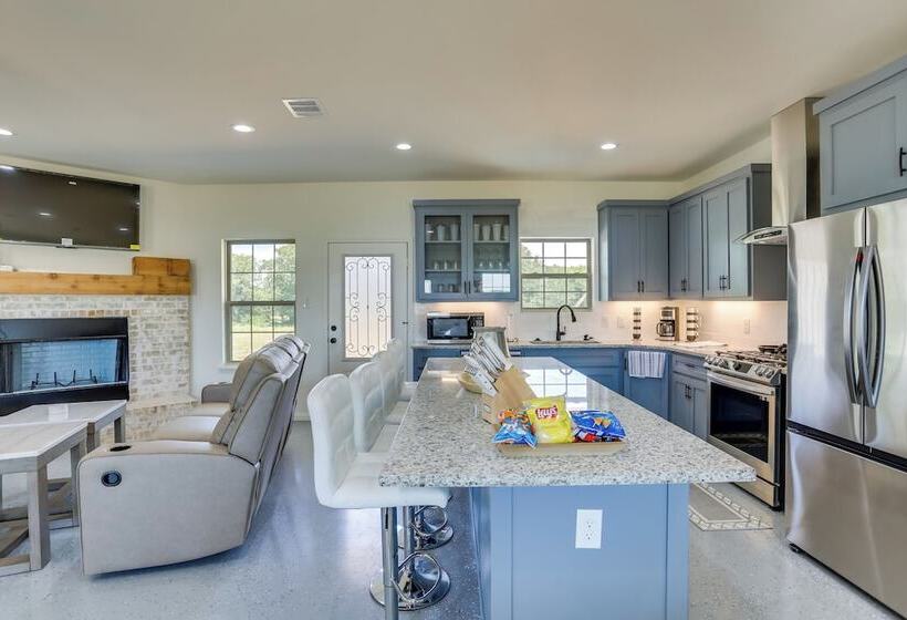 Sleek Jacksboro Home W/ Fireplace + Patio!