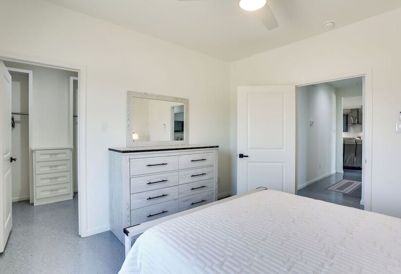 Sleek Jacksboro Home W/ Fireplace + Patio!