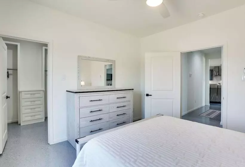 Sleek Jacksboro Home W/ Fireplace + Patio!