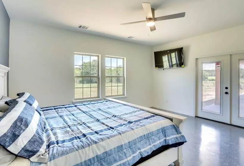 Sleek Jacksboro Home W/ Fireplace + Patio!