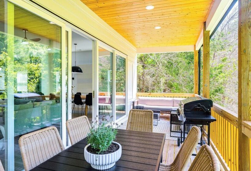 Sleek Tennessee Retreat: 2 Mi To Center Hill Lake!