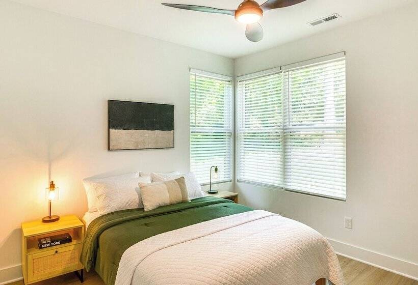 Sleek Tennessee Retreat: 2 Mi To Center Hill Lake!