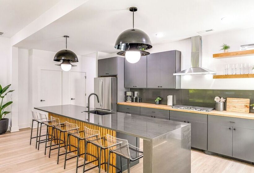 Sleek Tennessee Retreat: 2 Mi To Center Hill Lake!