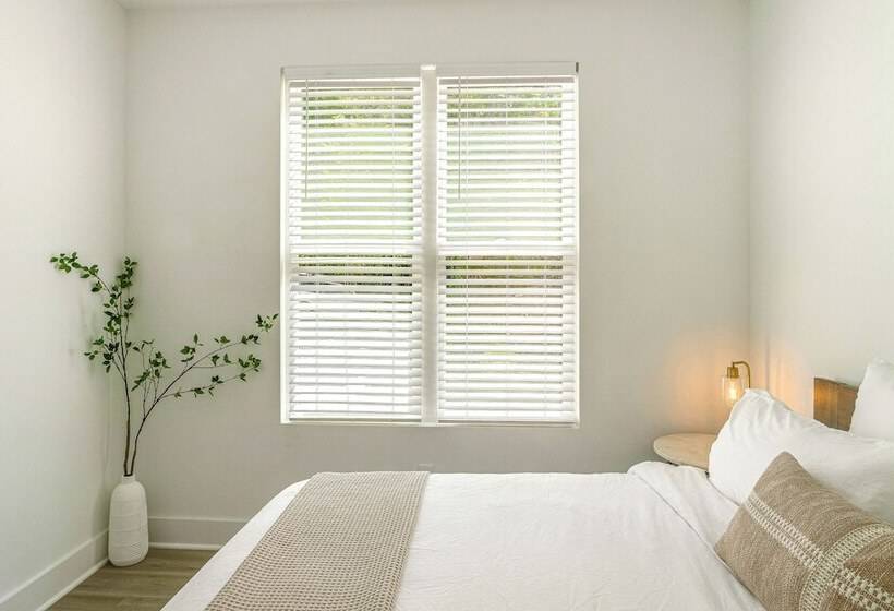 Sleek Tennessee Retreat: 2 Mi To Center Hill Lake!