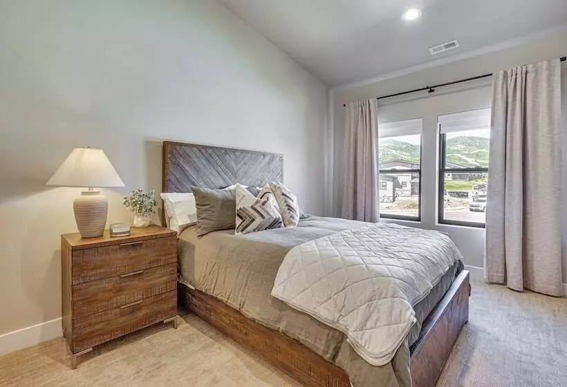 Spacious Heber City Home   Walk To Community Beach