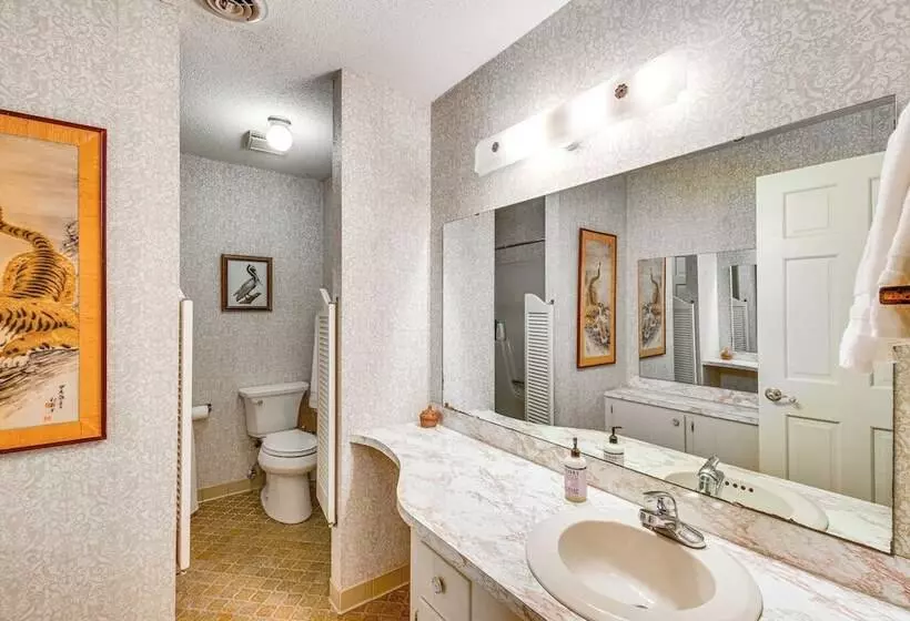 Spacious Home W/ Porch, 4 Mi To Downtown Clemson!