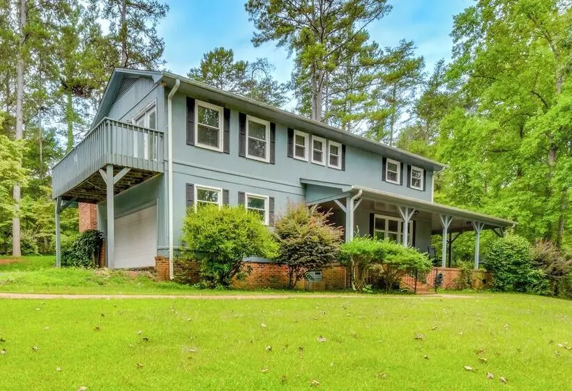 Spacious Home W/ Porch, 4 Mi To Downtown Clemson!