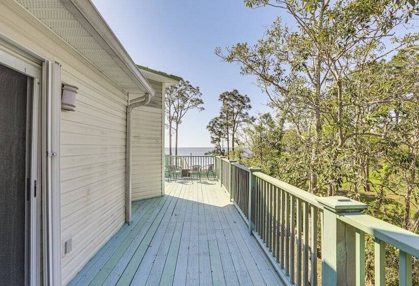 The Octagon House    Oceanfront Carrabelle Oasis
