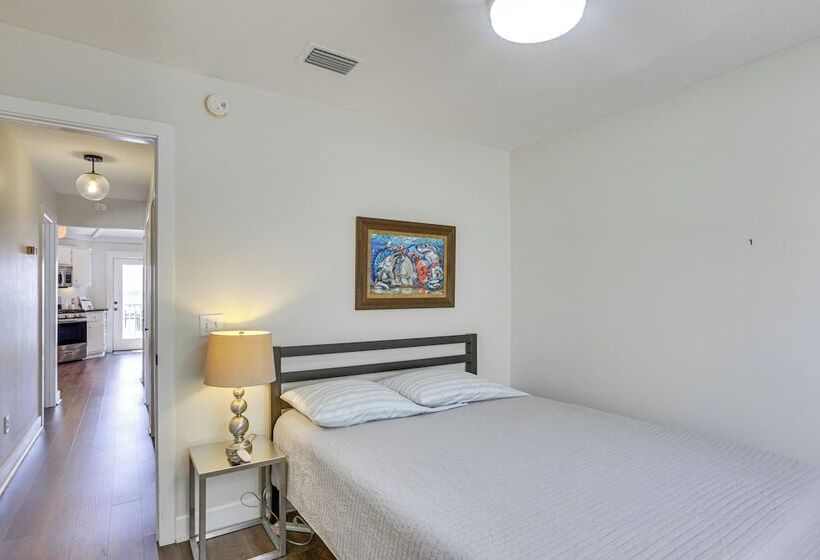 The Octagon House    Oceanfront Carrabelle Oasis