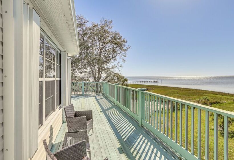 The Octagon House    Oceanfront Carrabelle Oasis