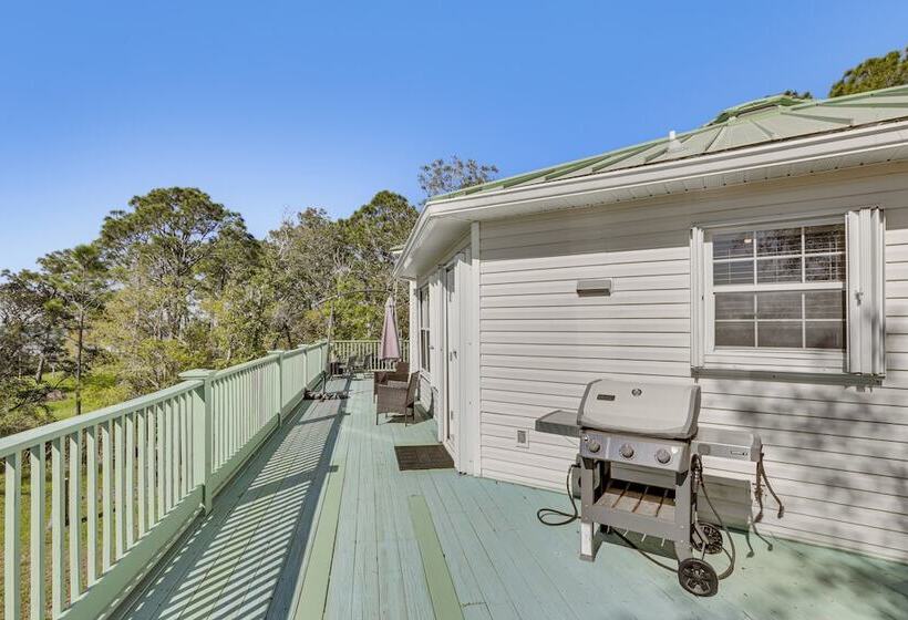 The Octagon House    Oceanfront Carrabelle Oasis