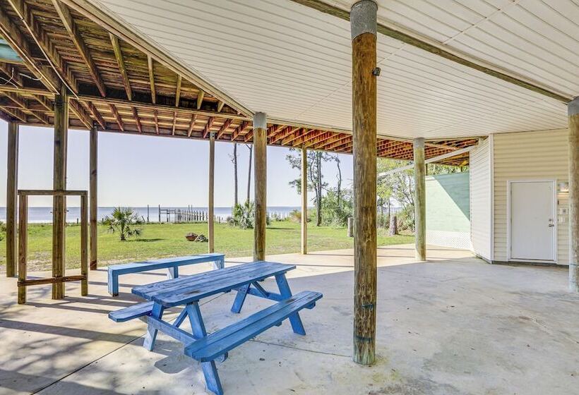 The Octagon House    Oceanfront Carrabelle Oasis