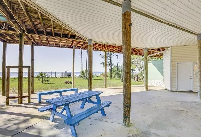The Octagon House    Oceanfront Carrabelle Oasis