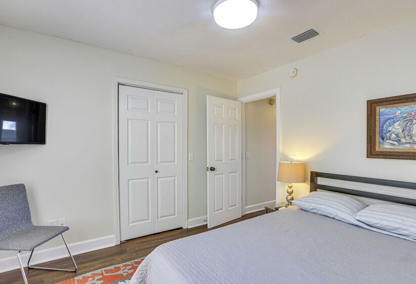 The Octagon House    Oceanfront Carrabelle Oasis