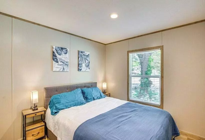 Cedar Creek Reservoir Home W/ Private Boat Ramp!