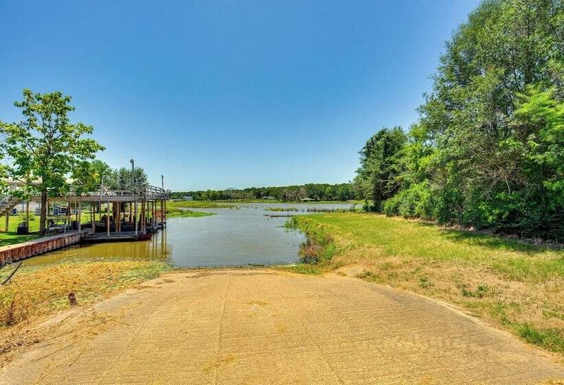 Cedar Creek Reservoir Home W/ Private Boat Ramp!