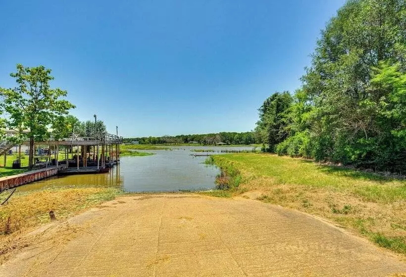 Cedar Creek Reservoir Home W/ Private Boat Ramp!