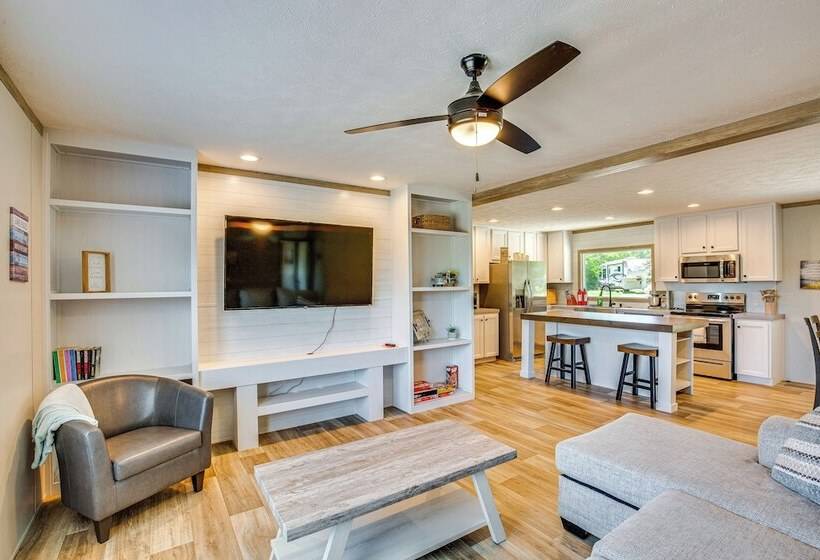 Cedar Creek Reservoir Home W/ Private Boat Ramp!