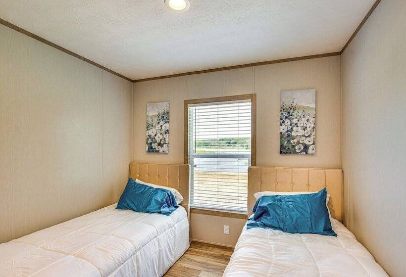 Cedar Creek Reservoir Home W/ Private Boat Ramp!