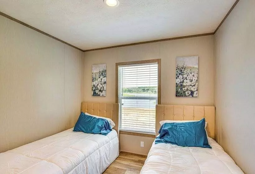 Cedar Creek Reservoir Home W/ Private Boat Ramp!